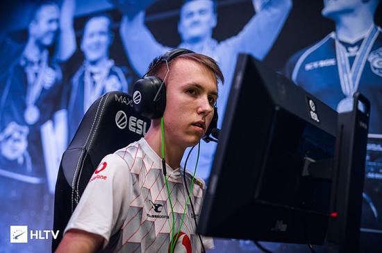 XG战队荣获BLAST DOTA2主场英雄战队称号 新阵容出征成都巅峰对决
